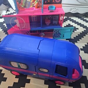 L.O.L. Surprise! Blue and Pink Mobile Camper Playset